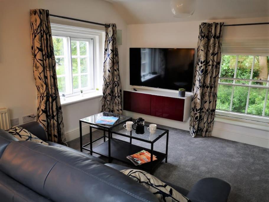 Welcoming Luxury In A Grade II Listed Building Apartment เชสเตอร์ ภายนอก รูปภาพ